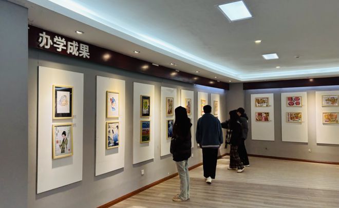 四川文化传媒职业学院艺术设计系举办优秀教学成果展(图3) 四川文化传媒职业学院艺术设计系举办优秀教学成果展(图3)
