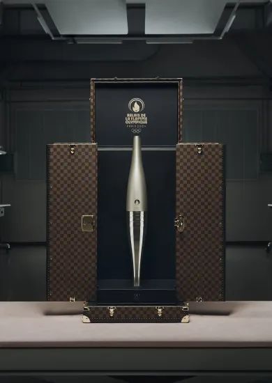 BALENCIAGA 2024 春夏系列广告大片释出(图1) BALENCIAGA 2024 春夏系列广告大片释出(图1)