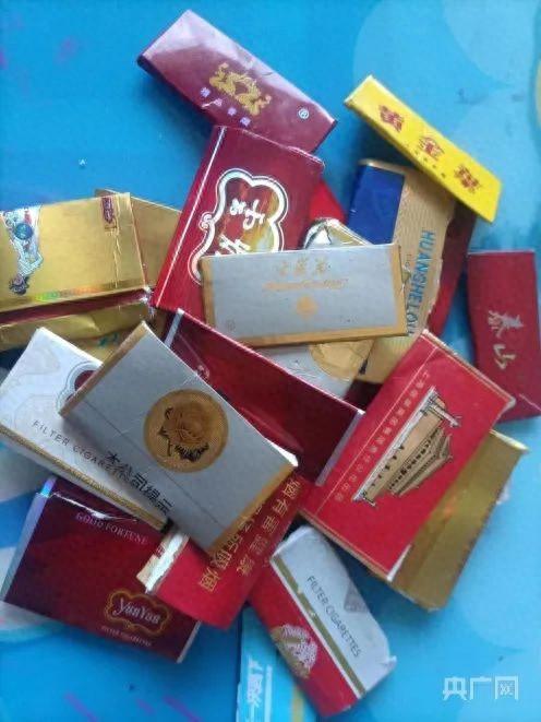 央广网评烟卡游戏风靡小学生群体这些商家已经违法了!(图1) 央广网评烟卡游戏风靡小学生群体这些商家已经违法了!(图1)