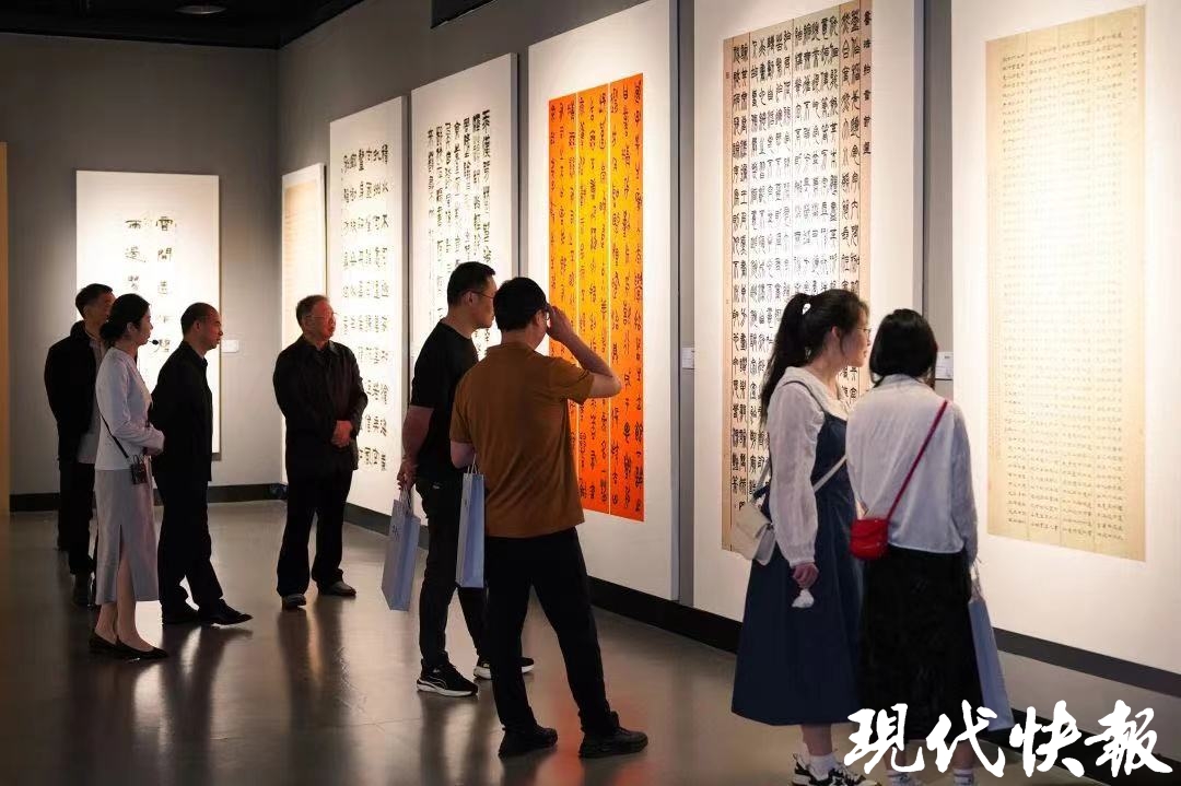 艺术的海洋!第三届“我爱盐”青春艺术周绽放(图3) 艺术的海洋!第三届“我爱盐”青春艺术周绽放(图3)