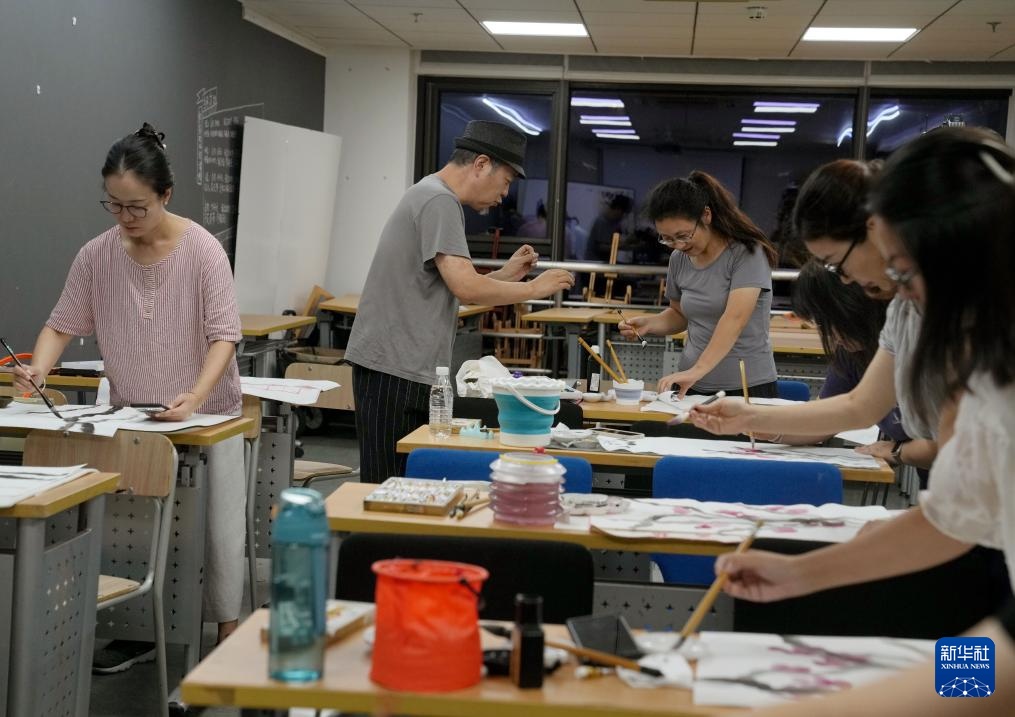 2024上海市民艺术夜校秋季班开学(图1) 2024上海市民艺术夜校秋季班开学(图1)