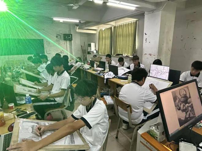 我们的“素描时光” 24级广告学子基本功修炼记(图3)