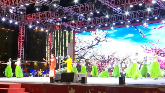 金蛇起舞贺新春 好戏连台乐不停——我市“风起潮白 春满福山”群众文艺展演系列活动精彩上演(图1) 金蛇起舞贺新春 好戏连台乐不停——我市“风起潮白 春满福山”群众文艺展演系列活动精彩上演(图1)