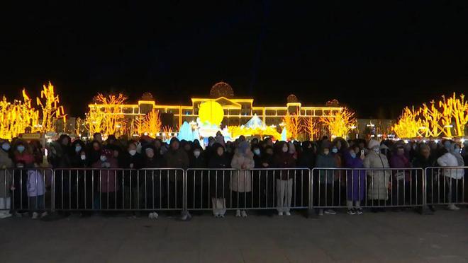 金蛇起舞贺新春 好戏连台乐不停——我市“风起潮白 春满福山”群众文艺展演系列活动精彩上演(图5) 金蛇起舞贺新春 好戏连台乐不停——我市“风起潮白 春满福山”群众文艺展演系列活动精彩上演(图5)