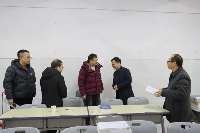江西工程学院领导深入教学一线听课(图2)